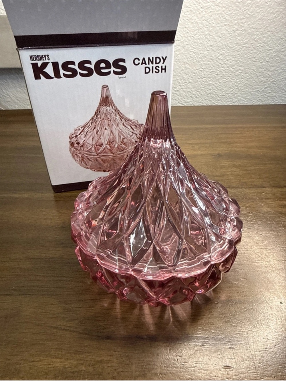 Hershey's Kisses Pink Crystal
Candy Dish Godinger